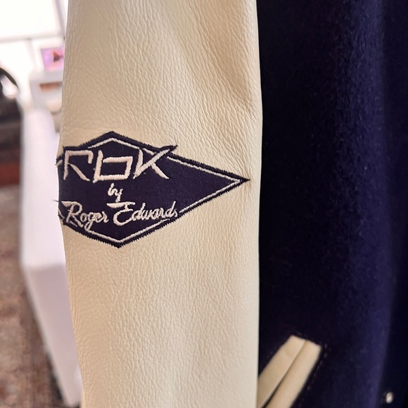 Vintage Rare genuine leather Canucks varsity bomber jacket - Picture 2 of 6